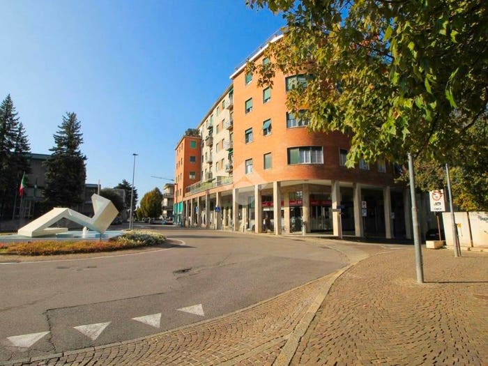Appartamento trilocale in vendita in via Grandi, Cabiate