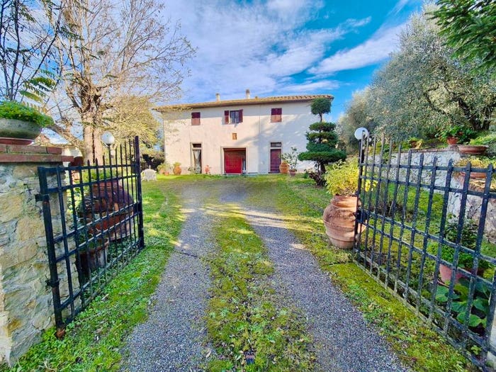 Casa con 6 locali in vendita in Via Roma, Centro, Peccioli