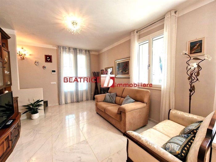 Casa con 6 locali in vendita in Maggiano San Macario, Lucca