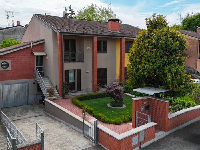 Casa con 6 locali in vendita in Via U Fornasari, Centro, Castelvetro Piacentino