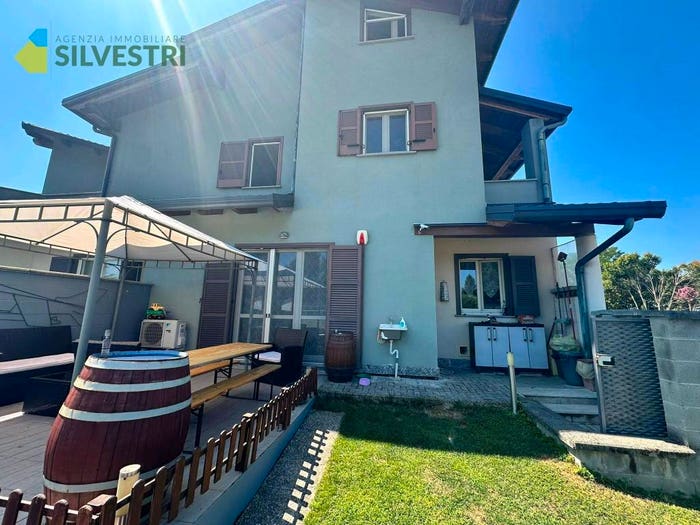 Appartamento trilocale in vendita in Casaleggio Novara