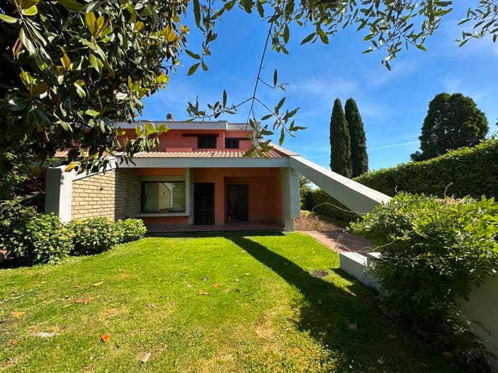 Casa con 6 locali in vendita in Via Casalaccio, Centro, Civita Castellana