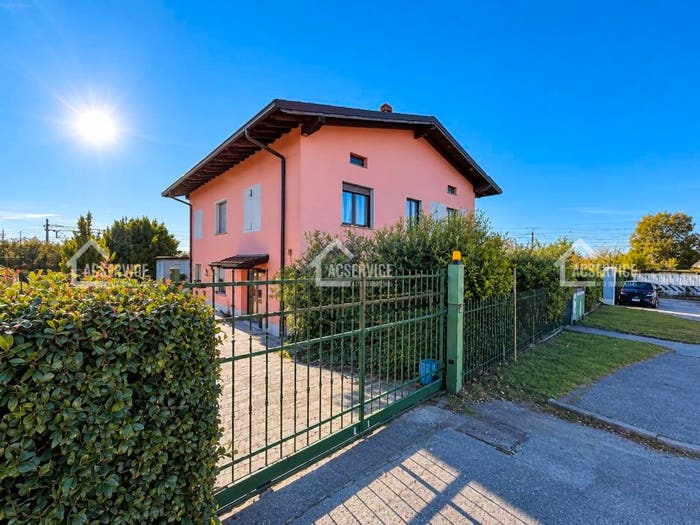 Appartamento quadrilocale in vendita in Via Napoleone Tirale, Lonato, Lonato del Garda