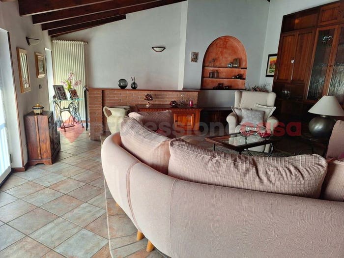 Appartamento trilocale in vendita in Via Jaan De Fernex, Centro, Cressa