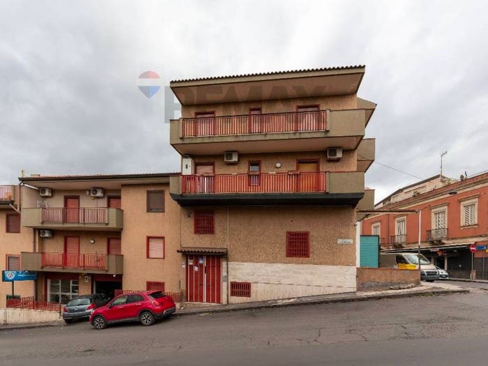 Appartamento con 6 locali in vendita in VIA MEDITERRANEO, Paternò