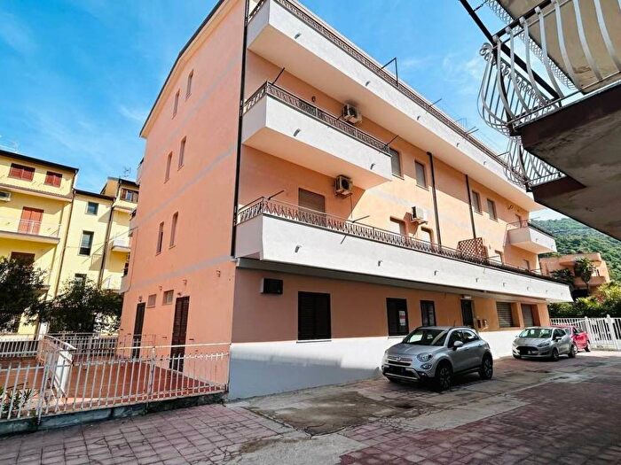 Appartamento trilocale in vendita in Località Cartolano, Cartolano, Falerna