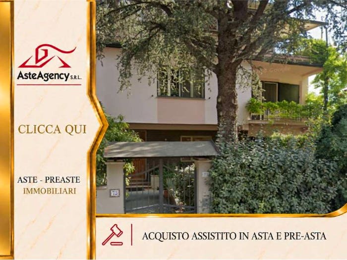 Appartamento con 5 locali in vendita in Via Monte Velino, Trasacco