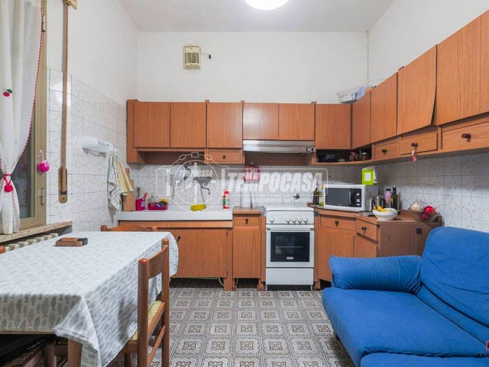 Appartamento quadrilocale in vendita in Via Tommaso Augustini, Stadio, Forlì