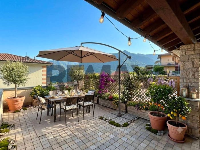 Appartamento bilocale in vendita in Centro, Solto Collina