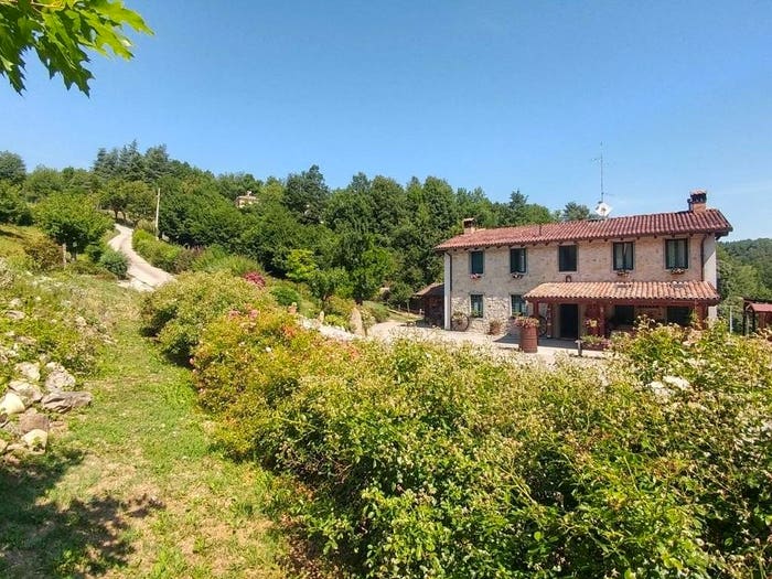 Casa con 6 locali in vendita in Via Cattani, Samone, Guiglia