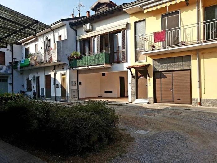 Casa quadrilocale in vendita in Centro, Caronno Pertusella