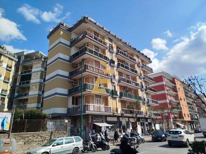 Appartamento trilocale in vendita in via dell' Epomeo, Soccavo, Napoli