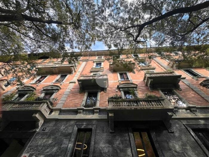 Appartamento con 5 locali in vendita in Via Fratelli Bronzetti, Indipendenza, Milano