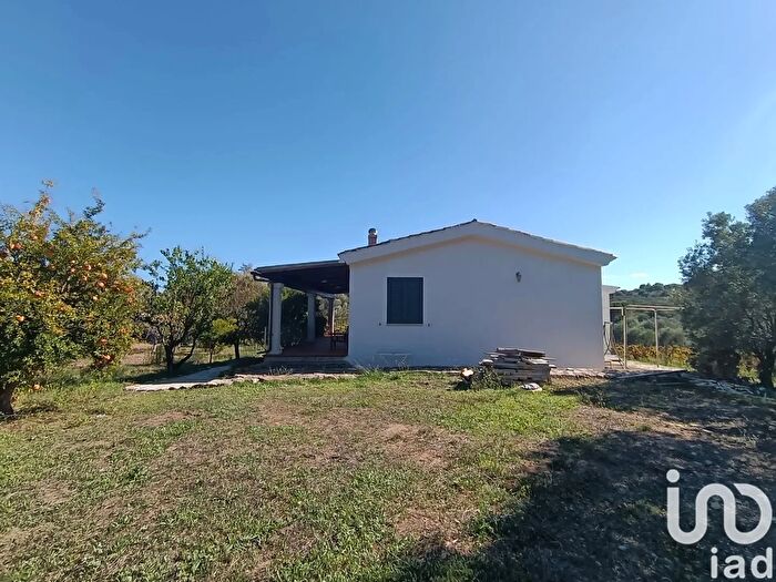 Casa con 5 locali in vendita in Località Cugnana, Olbia
