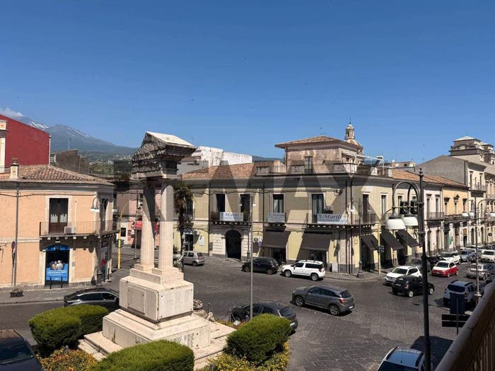 Casa con 6 locali in vendita in Piazza Monsignore Alessi, Centro, Giarre