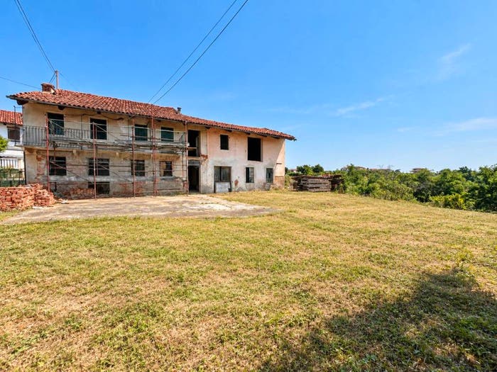 Casa con 6 locali in vendita in Borgata Boschi, Boschi, Montà