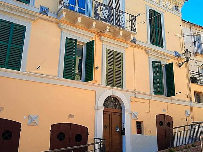 Casa con 6 locali in vendita in Largo Fontemanente Vico, Centro, Penne