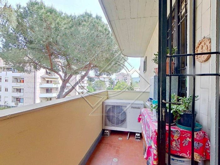 Appartamento quadrilocale in vendita in Via San Marino, Europa, Firenze