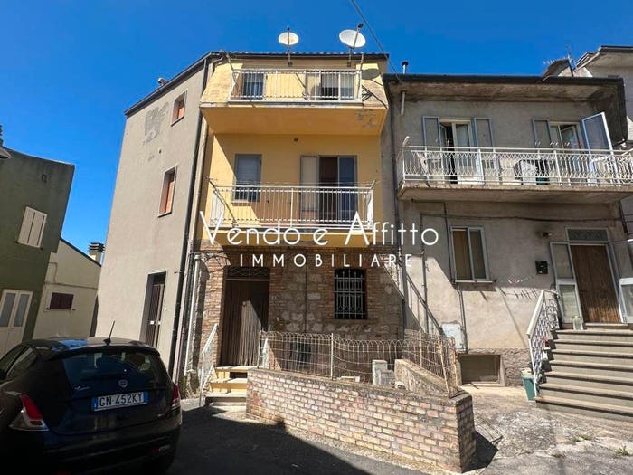 Casa con 6 locali in vendita in Centro, Furci