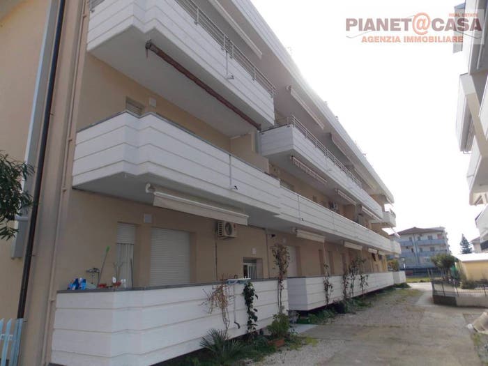 Appartamento quadrilocale in vendita in Via Adda, Lungomare Marconi, Alba Adriatica