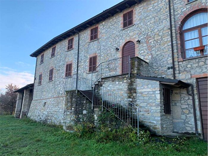 Casa con 5 locali in vendita in Rivergaro