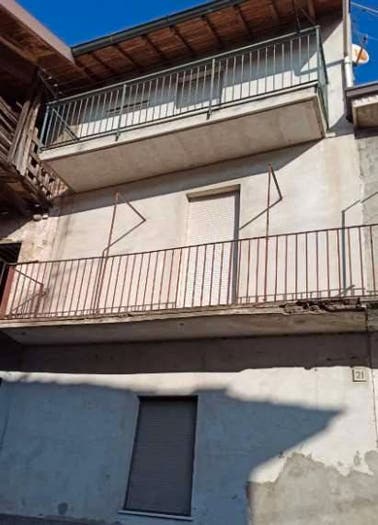 Casa con 6 locali in vendita in Via Castello, Lurago Marinone
