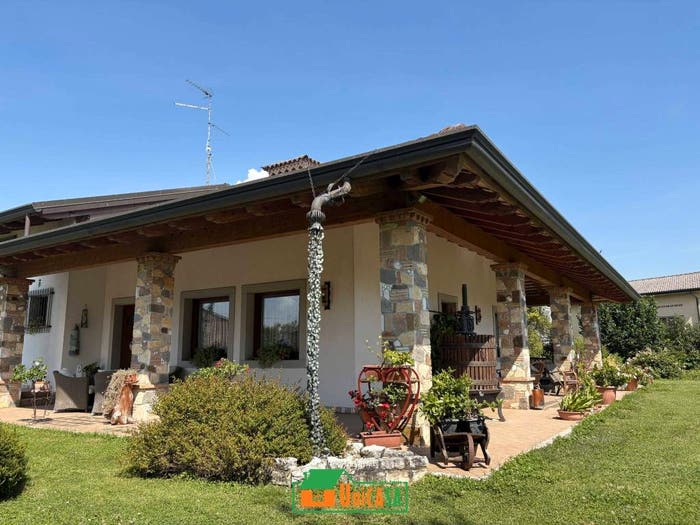 Casa con 6 locali in vendita in Via Antonini, Campolongo Tapogliano