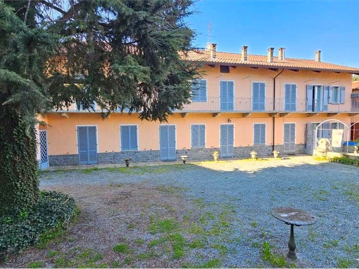 Appartamento con 5 locali in vendita in Piazza daghero, Centro, Cumiana