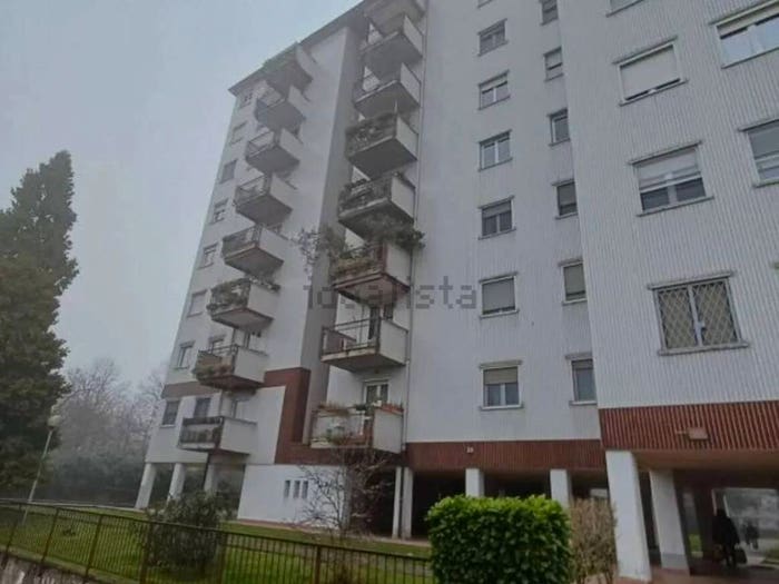 Appartamento quadrilocale in vendita in Via Viterbo, Bisceglie, Milano