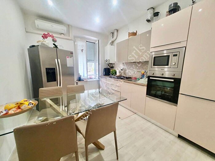 Appartamento trilocale in vendita in Via Vittorio Emanuele II, Centro, Bordighera