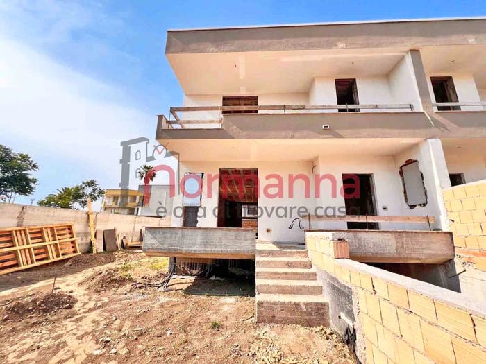 Casa quadrilocale in vendita in Viale della Libertà, Lusciano