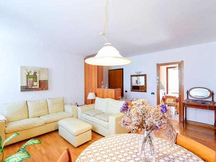 Appartamento quadrilocale in vendita in Via Martin Luther King, Centro, Cantù