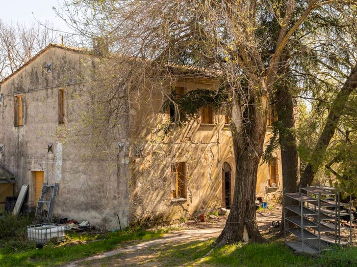 Casa con 6 locali in vendita in Via Castellinese, Chianni