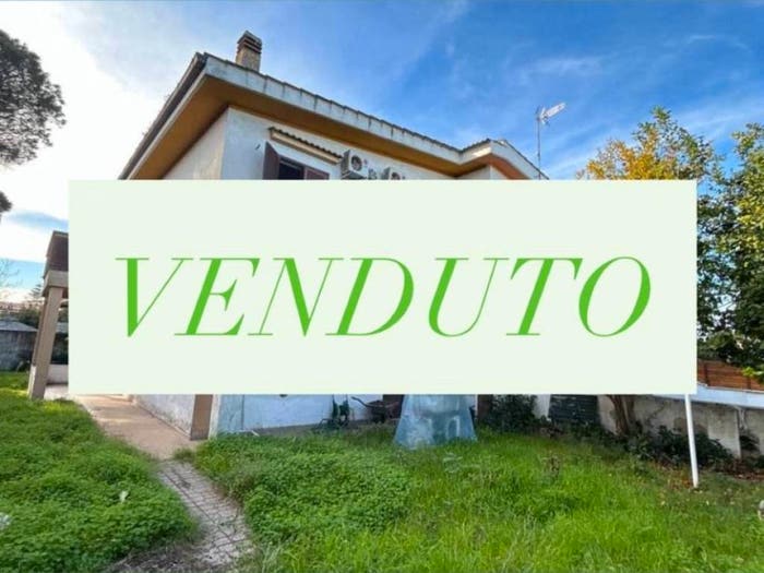 Casa quadrilocale in vendita in Via Abelia, Villaggio Giornalisti Poggio, Anzio