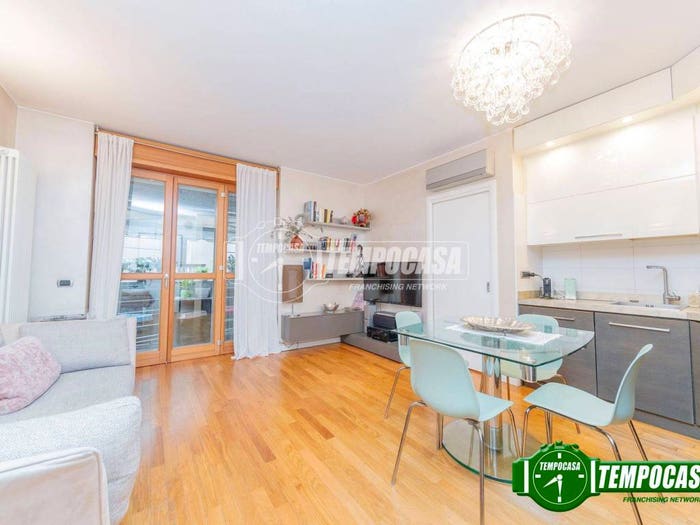Appartamento trilocale in vendita in Viale Certosa, Certosa, Milano