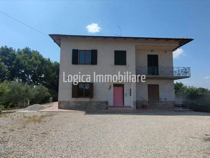 Casa con 6 locali in vendita in SP, Cortona