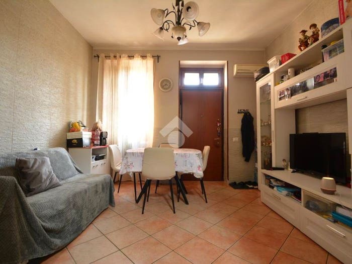 Appartamento bilocale in vendita in Via Luigi Besana, Cavenago di Brianza