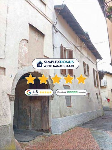 Appartamento quadrilocale in vendita in Via Piazza Giuseppe Grandi, Ganna, Valganna