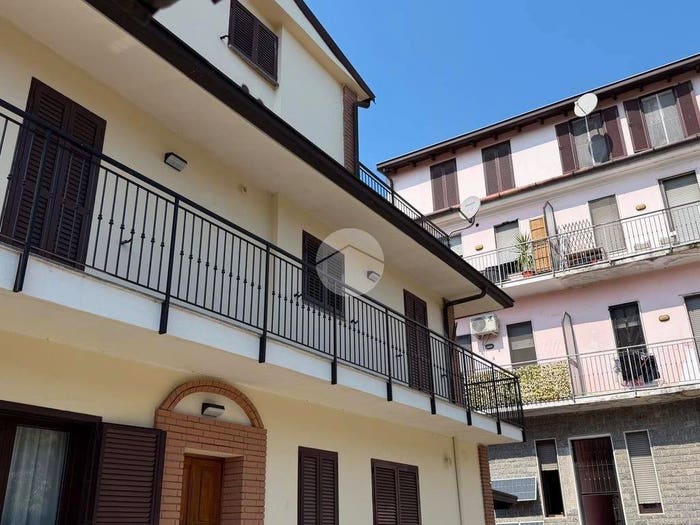 Appartamento trilocale in vendita in Via Carlo Parea, Ponte Lambro, Milano