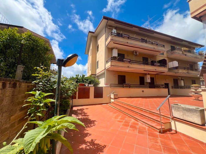 Appartamento trilocale in vendita in Via Marcello Servadio, Centro, Lanuvio