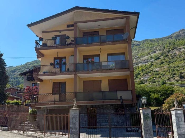 Appartamento quadrilocale in vendita in frazione Les Condemines, Sarre