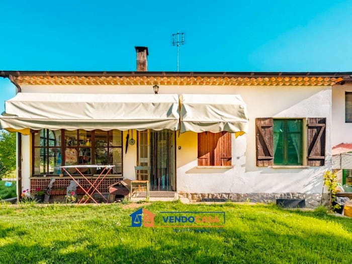 Casa trilocale in vendita in Via Castellar, Boves