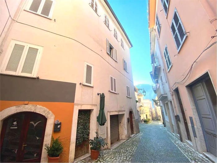 Appartamento trilocale in vendita in Via Planca SNC, Centro, Atina