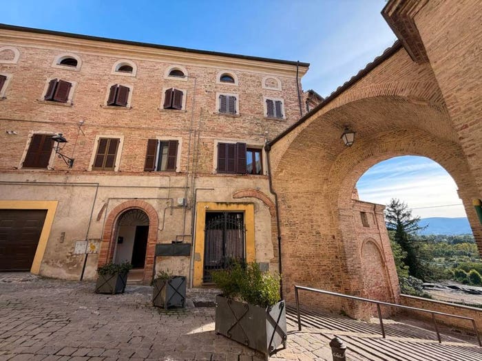 Appartamento trilocale in vendita in Via Adriana, Centro, Tolentino