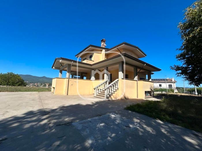 Casa quadrilocale in vendita in Via Colle Gabriele, Centro, Artena