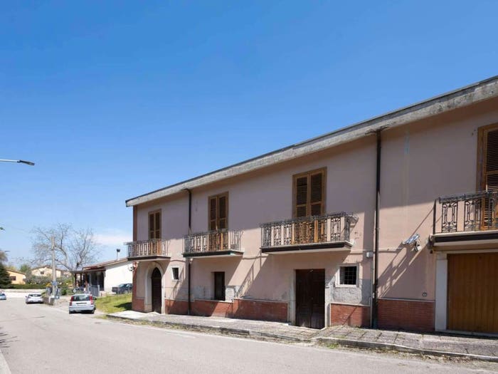Casa con 6 locali in vendita in via Pizzirussi, Beltiglio San Giovanni, Ceppaloni