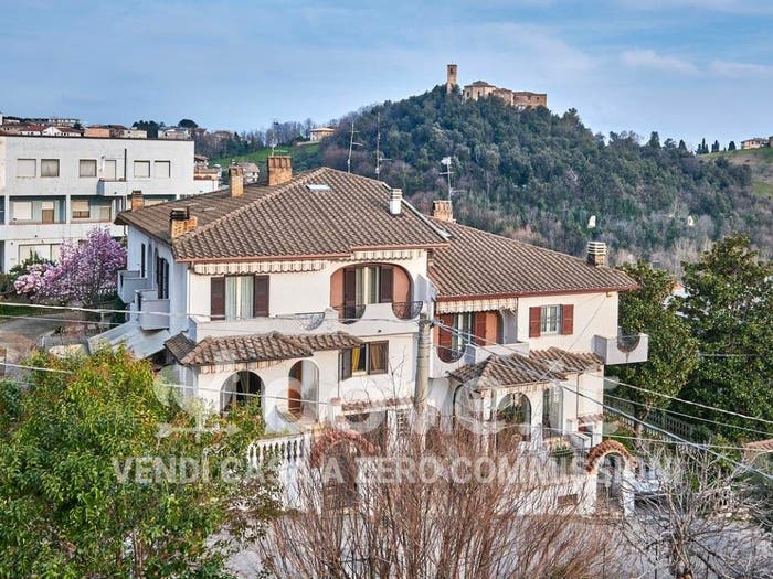 Casa con 5 locali in vendita in Via O Z Ciulli, Centro, Penne