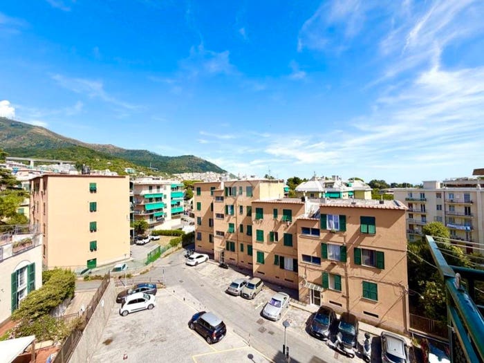 Appartamento trilocale in vendita in Via S Schiaffino, Quarto, Genova