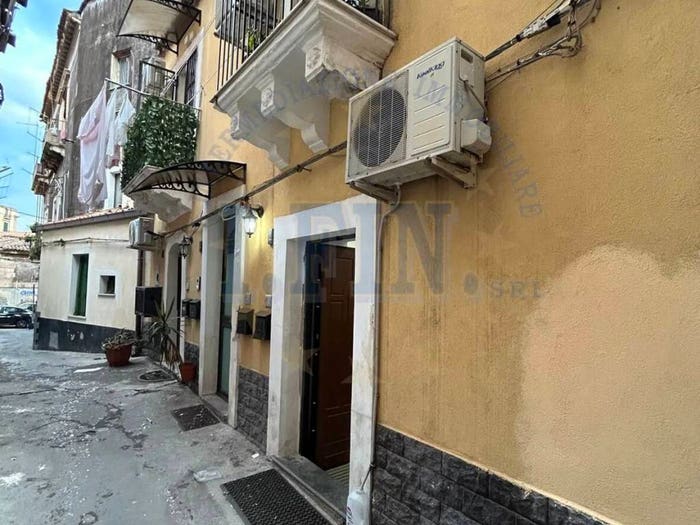 Appartamento trilocale in vendita in Via Marinai, Centro Storico, Catania
