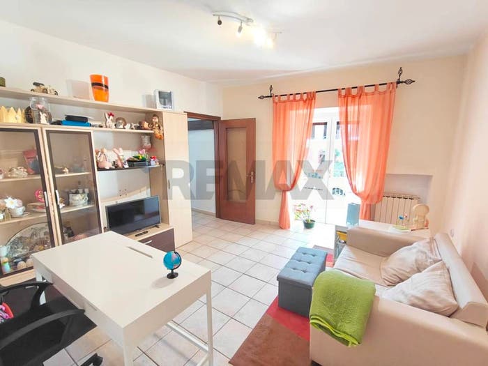 Appartamento trilocale in vendita in Via Roma, Bardello con Malgesso e Bregano